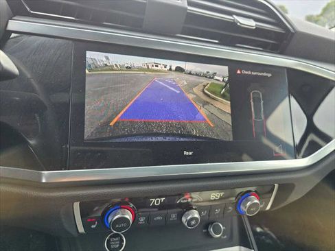 Used 2024 Audi Q3 2.0T Premium w/ Convenience Package image 30