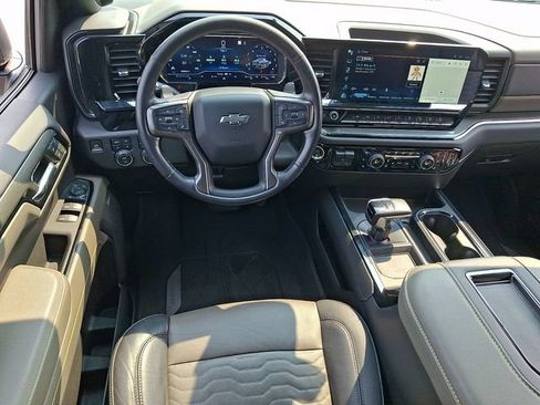 Certified 2022 Chevrolet Silverado 1500 ZR2 AWD/4WD image 11