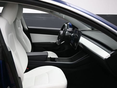 Used 2019 Tesla Model 3 Standard Range Plus image 39