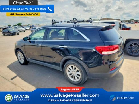 Used 2017 Kia Sorento AWD image 3