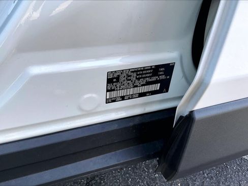 Used 2025 Toyota RAV4 LE FWD image 34