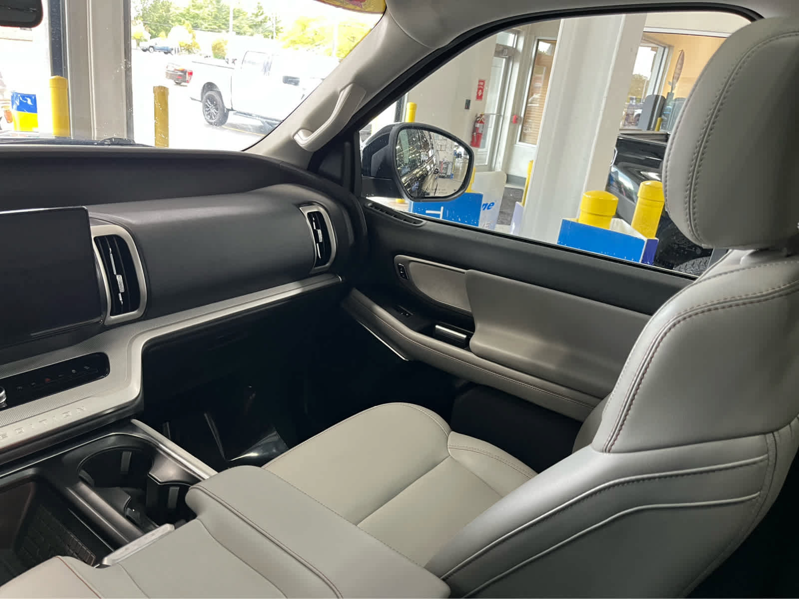 Certified 2025 Ford Expedition Active AWD/4WD image 16