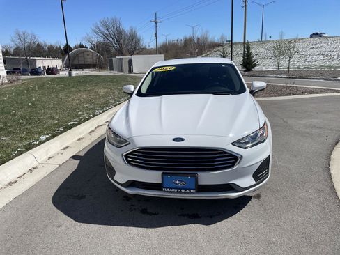 Used 2020 Ford Fusion SE image 2