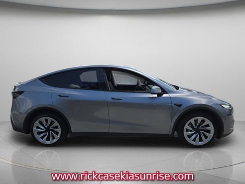 Used 2026 Tesla Model Y 2WD image 4