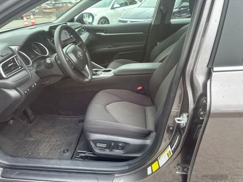 Used 2024 Toyota Camry LE image 4