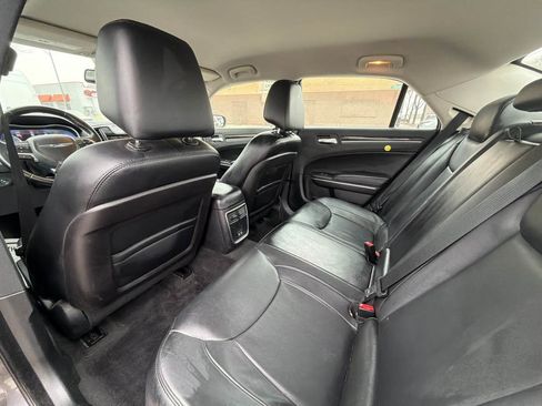 Used 2015 Chrysler 300 Limited w/ Driver Convenience Group image 17