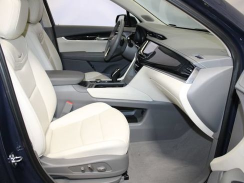 Used 2024 Cadillac XT6 Premium Luxury AWD/4WD image 15