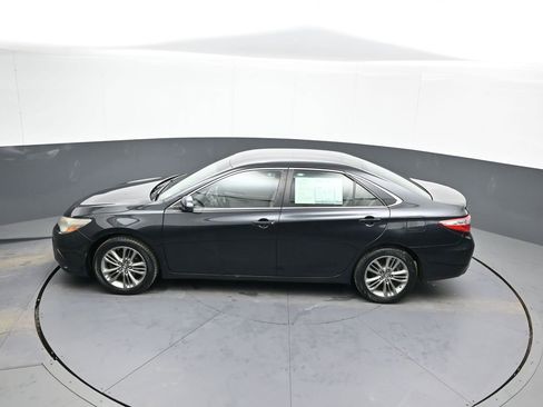 Used 2016 Toyota Camry SE image 39