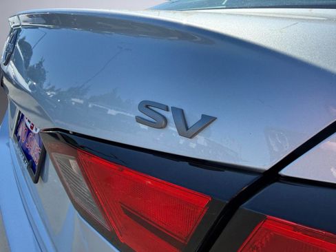 Used 2023 Nissan Altima 2.5 SV w/ SV Premium Package FWD image 6