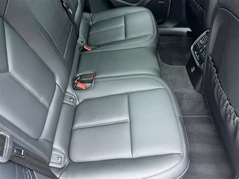 Used 2025 Porsche Macan w/ Premium Package Plus image 49