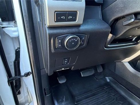 Used 2018 Ford F250 Lariat w/ Lariat Value Package image 31