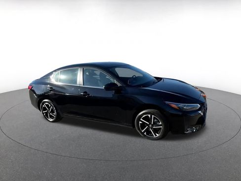 Used 2025 Nissan Sentra SV FWD image 2