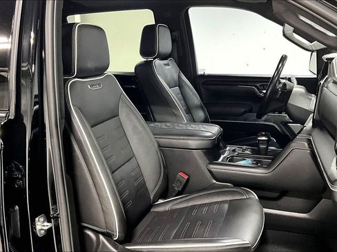 Used 2024 GMC Sierra 1500 AT4X image 10