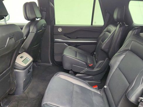 Used 2025 Lincoln Navigator Reserve w/ Jet Appearance Package image 23