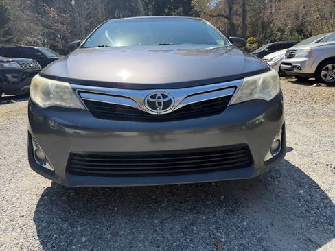 Used 2014 Toyota Camry XLE image 10