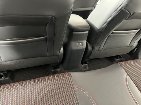 Used 2025 Nissan Kicks SR FWD image 38