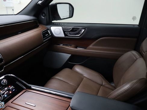 Used 2024 Lincoln Navigator L Reserve image 23