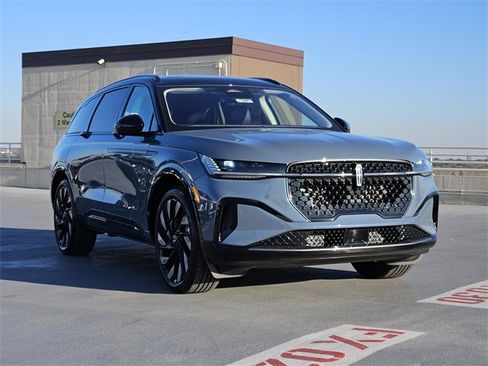 New 2026 Lincoln Nautilus Reserve w/ Jet Appearance Package image 3