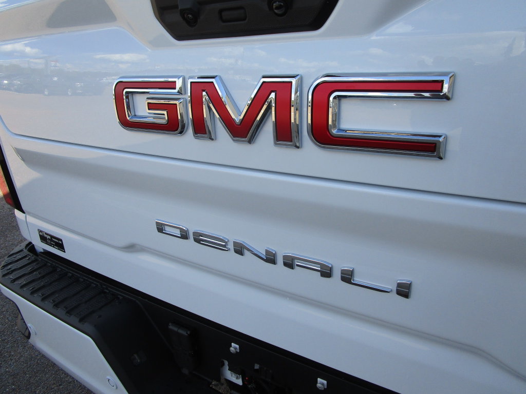 New 2026 GMC Sierra 2500 Denali w/ Denali Reserve Package AWD/4WD image 15