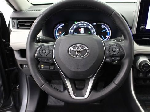 Used 2023 Toyota RAV4 XLE w/ Convenience Package AWD/4WD image 12
