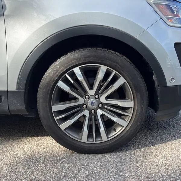 Used 2017 Ford Explorer Platinum AWD/4WD image 18
