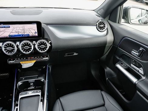 New 2025 Mercedes-Benz GLA 250 image 15