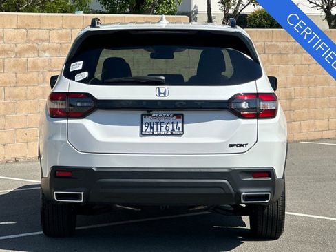 Certified 2025 Honda Pilot Sport image 5