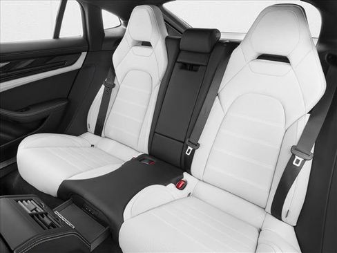 New 2026 Porsche Panamera GTS image 9