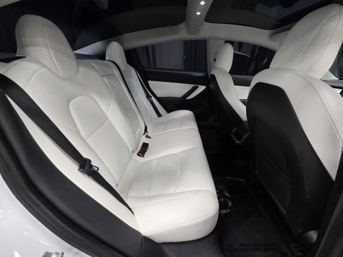 Used 2021 Tesla Model 3 Standard Range Plus image 35