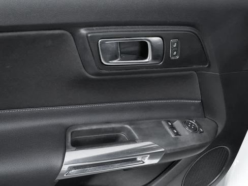 Used 2019 Ford Mustang Coupe image 6