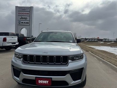 New 2026 Jeep Grand Cherokee Limited AWD/4WD image 2