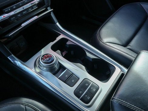 Used 2020 Ford Explorer XLT w/ Equipment Group 202A image 16