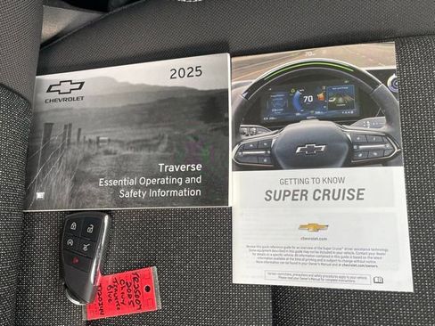 New 2025 Chevrolet Traverse LT w/ Enhanced Driving Package image 33