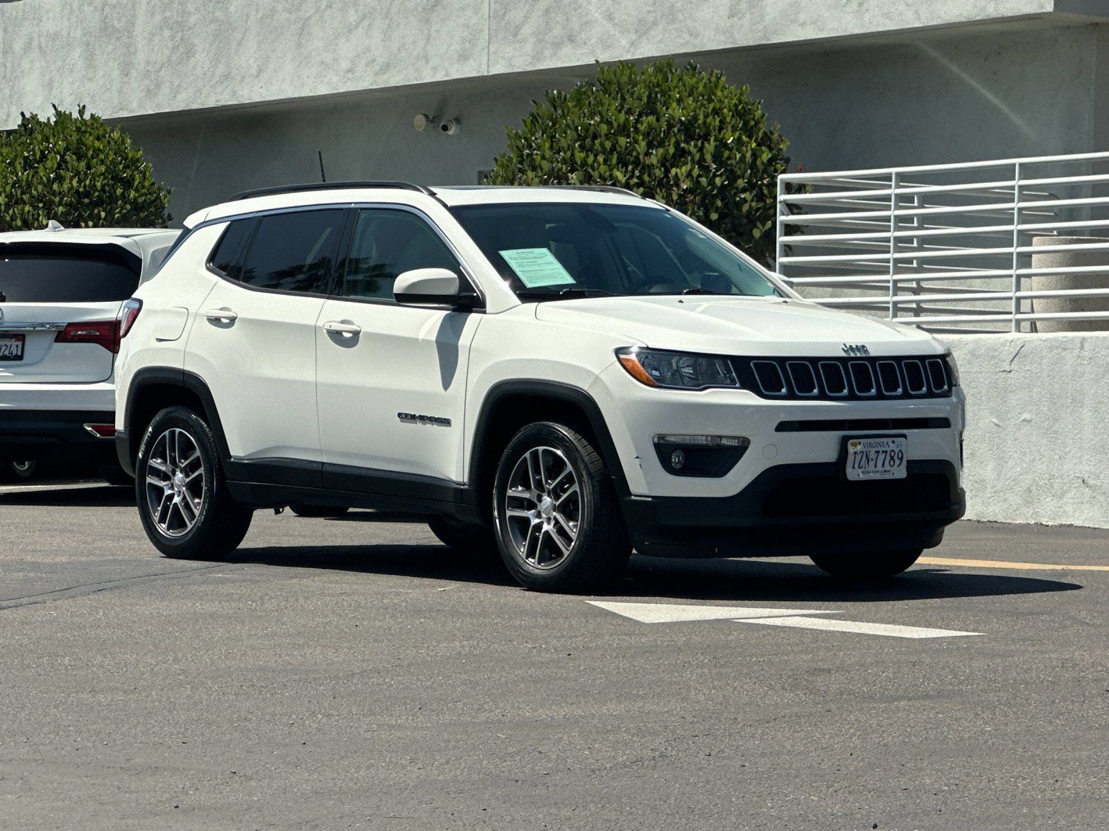 Used 2018 Jeep Compass Latitude w/ Popular Equipment Group FWD image 8