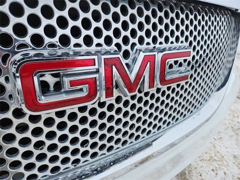 Used 2007 GMC Yukon Denali image 29