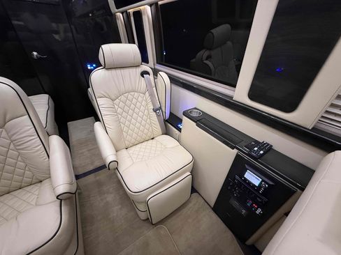 Used 2017 Mercedes-Benz Sprinter 3500 image 49