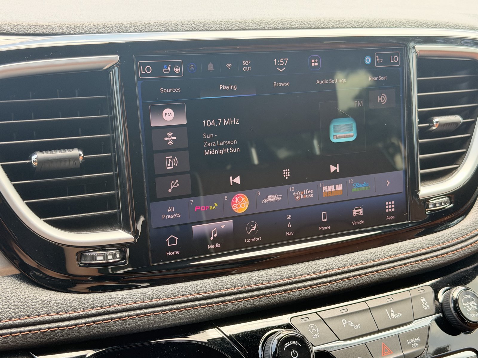 Used 2026 Chrysler Pacifica Pinnacle FWD image 23