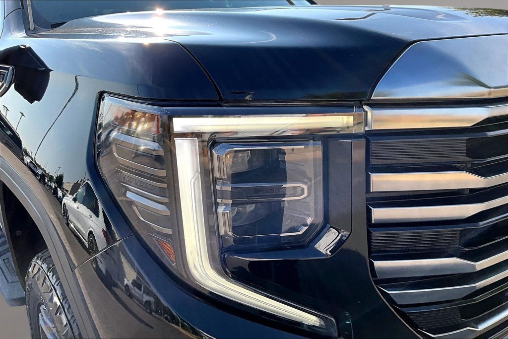 Used 2022 GMC Sierra 1500 AT4 w/ AT4 Premium Package AWD/4WD image 32