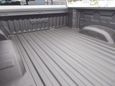 New 2026 GMC Sierra 2500 SLT w/ SLT Premium Package image 5