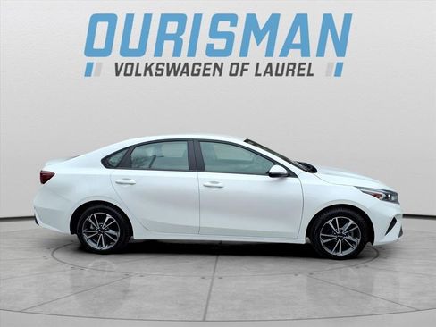 Used 2023 Kia Forte LXS w/ LXS Technology Package image 2