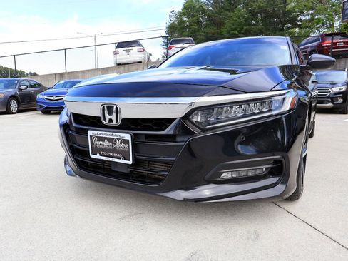 Used 2018 Honda Accord Touring image 31