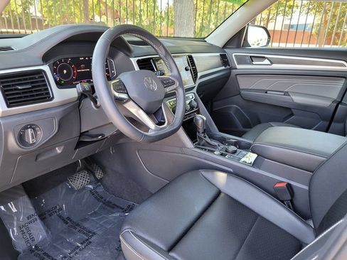 Used 2023 Volkswagen Atlas SE w/ Black Wheel Package AWD/4WD image 11