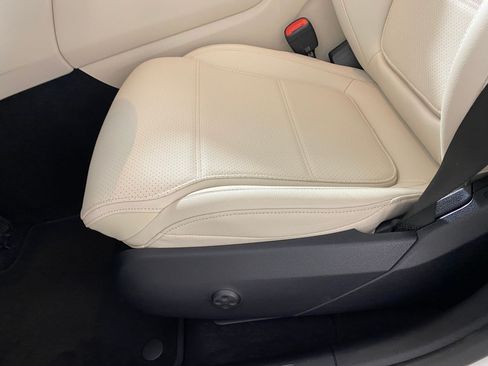 Used 2026 Mercedes-Benz GLC 300 4MATIC image 12