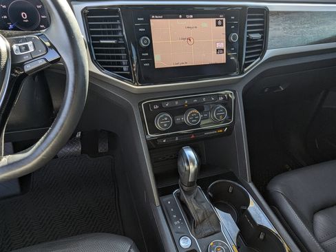 Used 2020 Volkswagen Atlas SEL R-Line image 9