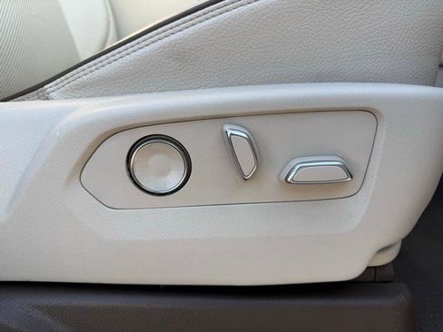 Used 2021 GMC Yukon Denali w/ Denali Premium Package image 40