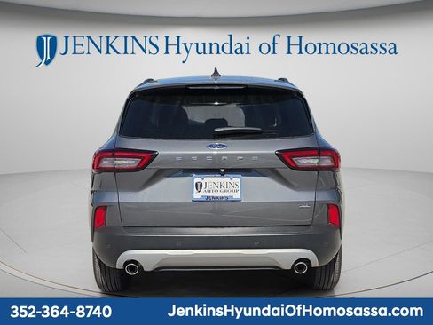 Used 2025 Ford Escape SE image 5