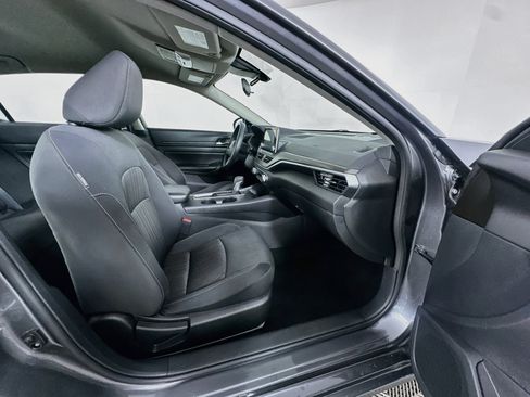 Used 2025 Nissan Altima 2.5 SV FWD image 28