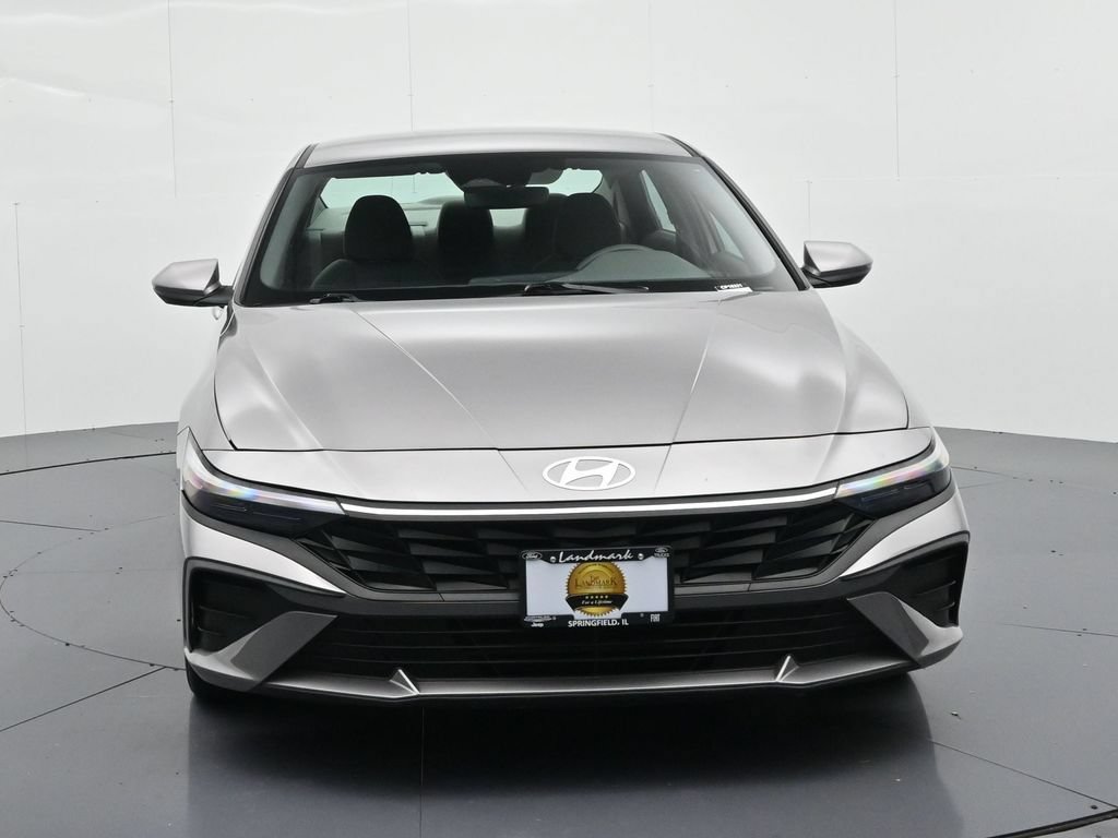 Used 2024 Hyundai Elantra SEL FWD image 3