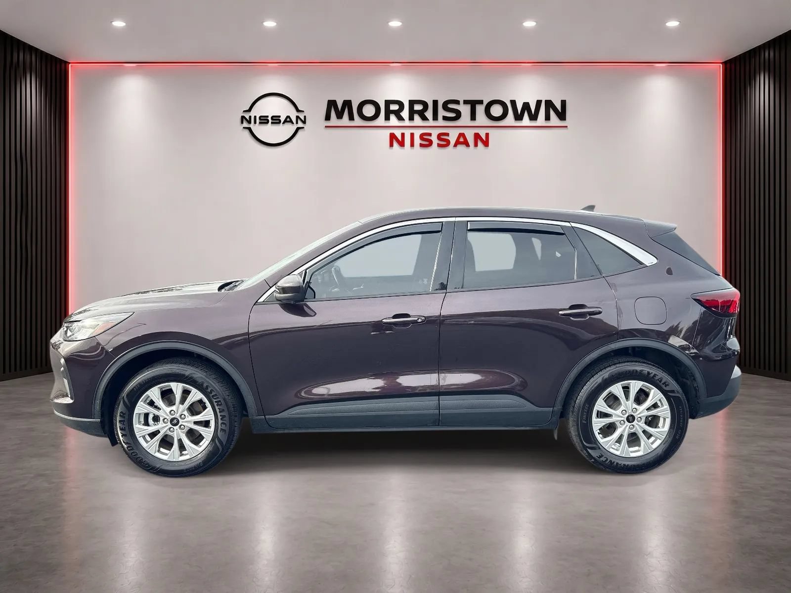 Used 2023 Ford Escape Active w/ Tech Pack #2 AWD/4WD image 6