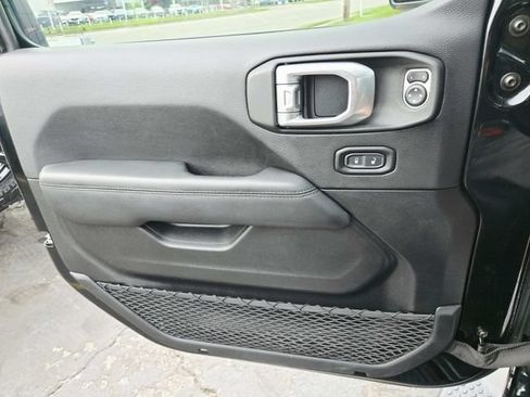 Used 2020 Jeep Wrangler Unlimited Sahara AWD/4WD image 32